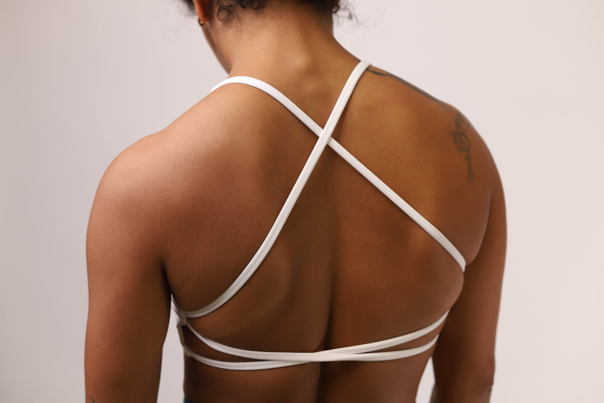 Women's padded sports bra. Backless criss Cross – Gowfit
